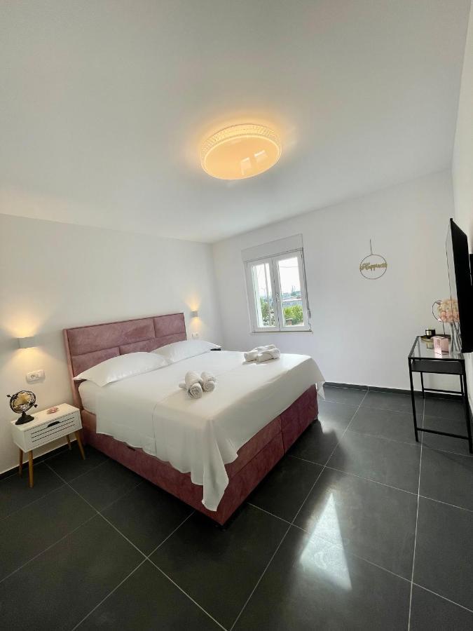 Elite Rooms Split - Free Parking Екстериор снимка
